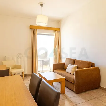 Sunrise - Pool & Fun Apartment